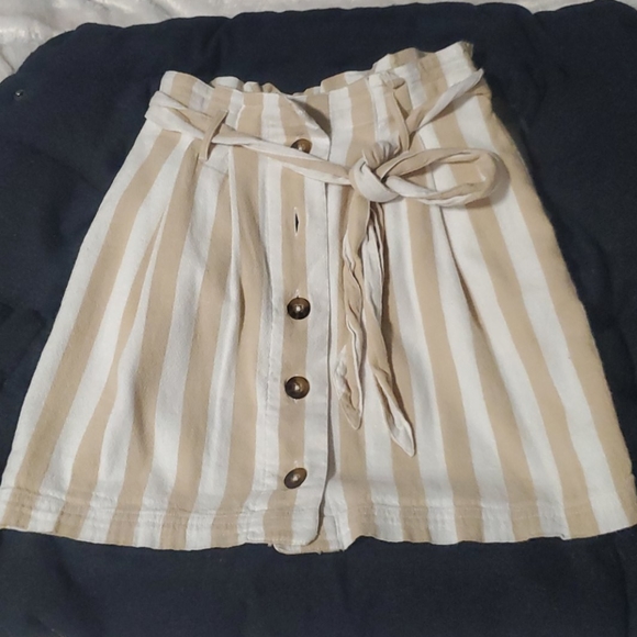 Hollister Skirt - Picture 2 of 6